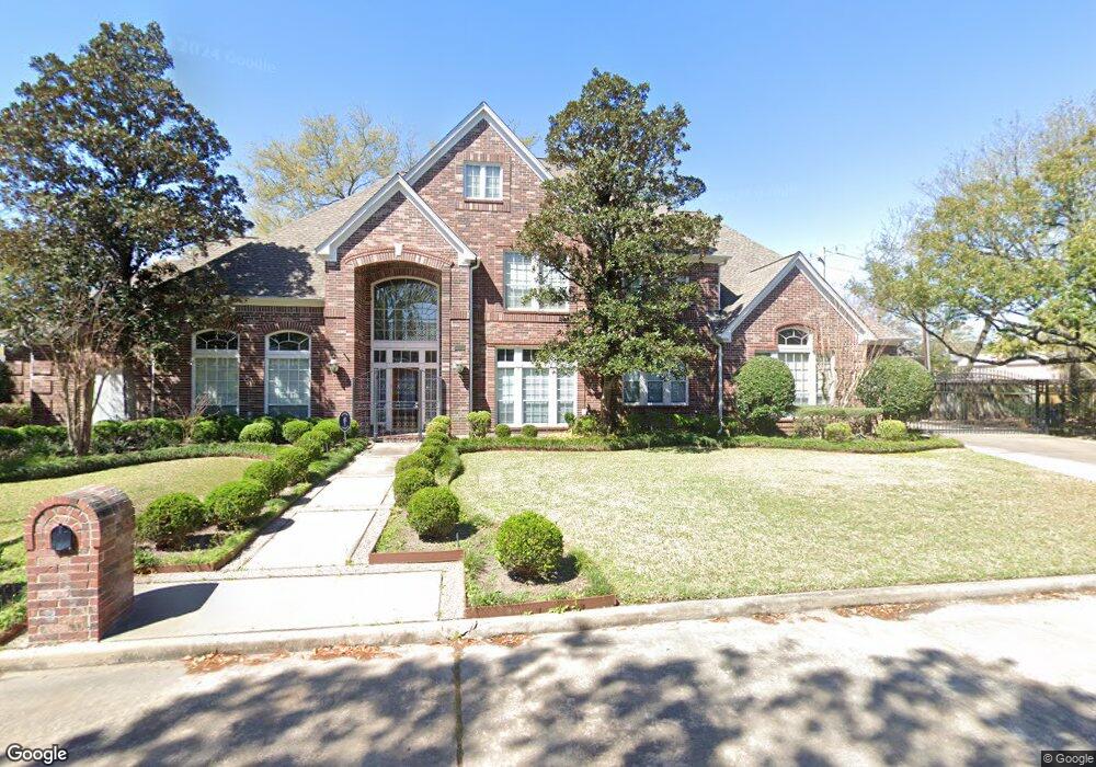 2302 Pinefield Ln, Houston, TX 77063 - photo 1