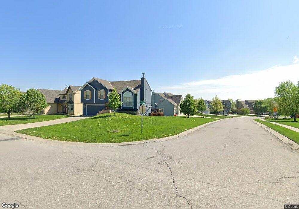 20703 S Skyview Ln, Spring Hill, KS 66083 - photo 1