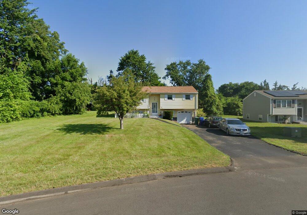 8 Cindy Ln, Bloomfield, CT 06002 - photo 1