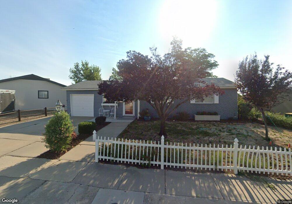 4302 Holiday Dr, Farmington, NM 87402 - photo 1