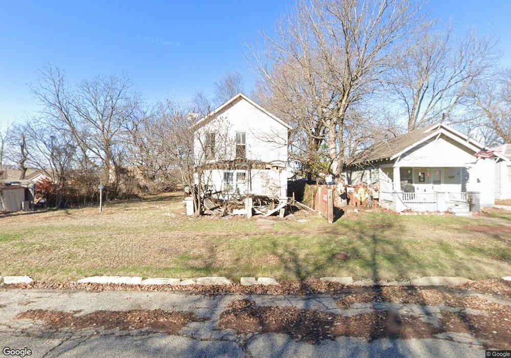 2023 Morgan Ave, Parsons, KS 67357 - photo 1