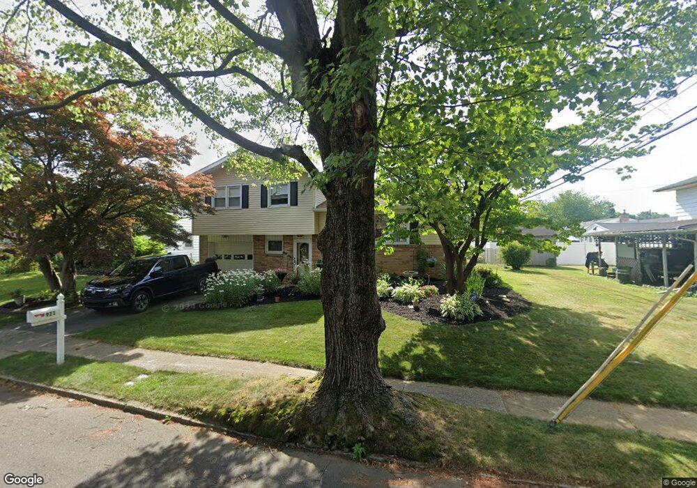 921 S Edward St, Allentown, PA 18103 - photo 1