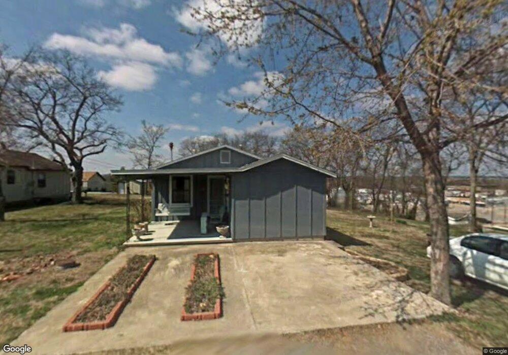 211 S Locust St, Locust Grove, OK 74352 - photo 1