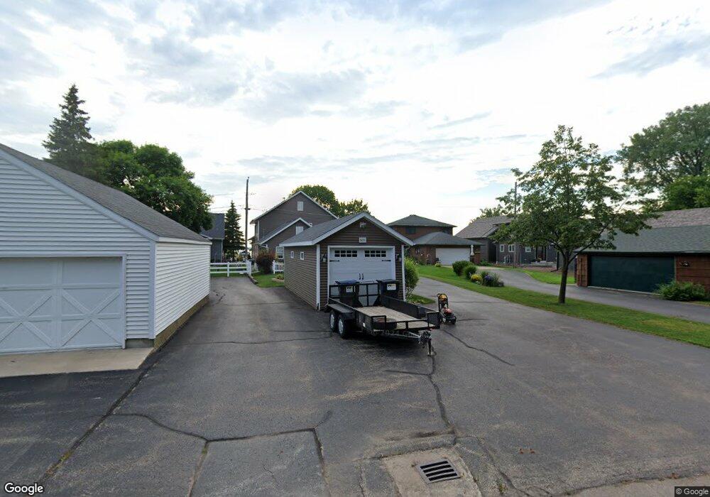 3051 Bellaire Ln, Oshkosh, WI 54904 - photo 1