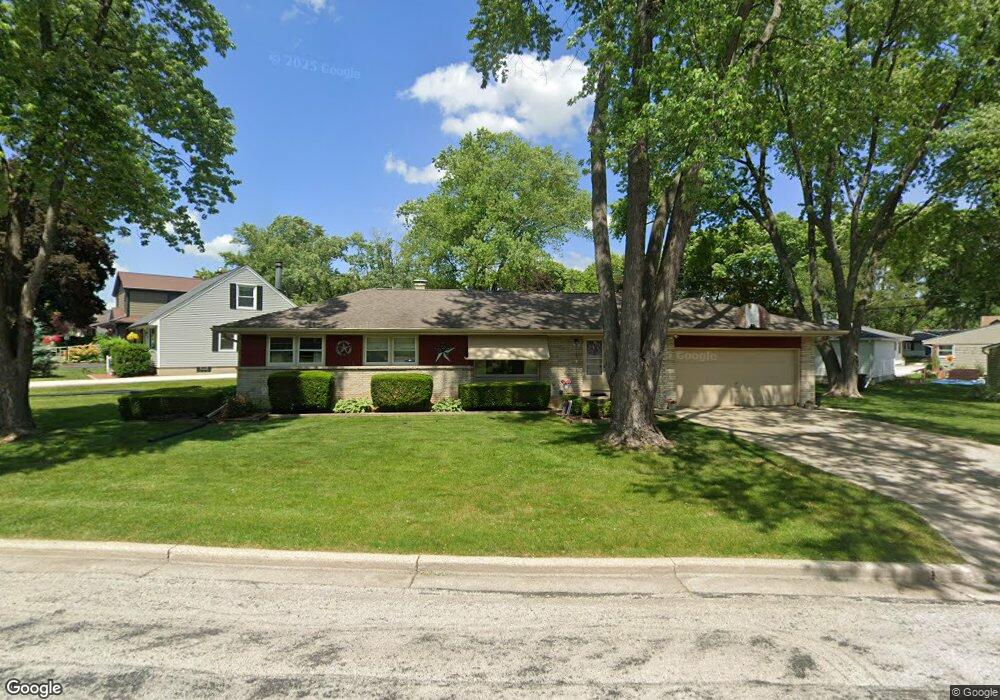 11740 W Gilbert Ave, Milwaukee, WI 53226 - photo 1