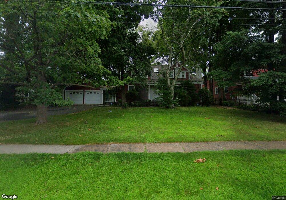 28 Whiting Ln, West Hartford, CT 06119 - photo 1