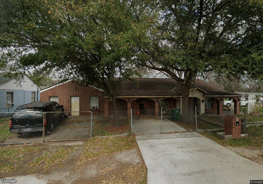 71 De Boll St, Houston, TX 77022 - photo 1