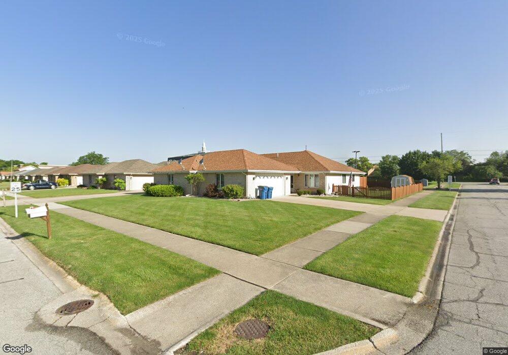 1016 Ivanhoe Ln, Dyer, IN 46311 - photo 1