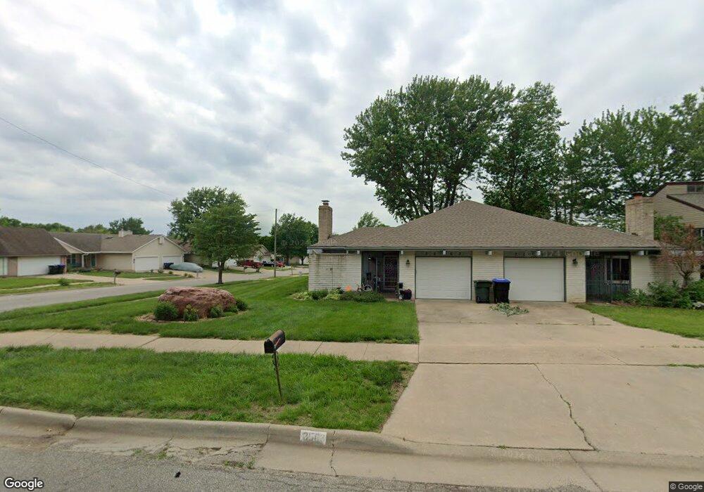 3563 SW Cambridge Ave, Topeka, KS 66614 - photo 1