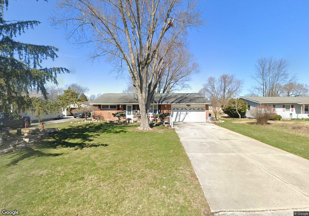 916 Van Kirk Dr, Marysville, OH 43040 - photo 1