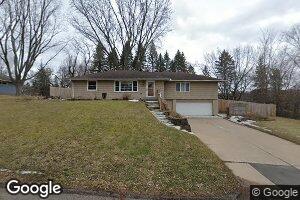 11217 Royzelle Ln, Hopkins, MN 55305