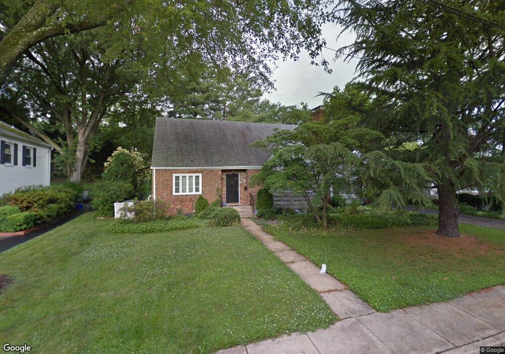 606 W Taylor Run Pkwy, Alexandria, VA 22314 - photo 1