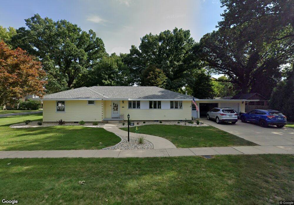 405 E Houghton St, Tuscola, IL 61953 - photo 1