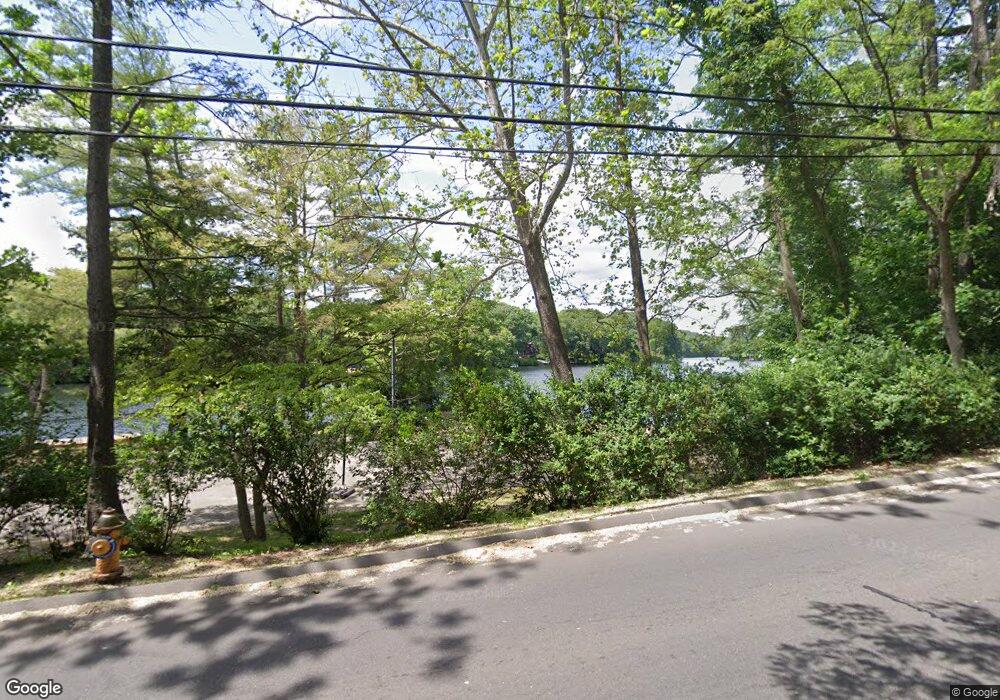 320 Samp Mortar Dr, Fairfield, CT 06824 - photo 1