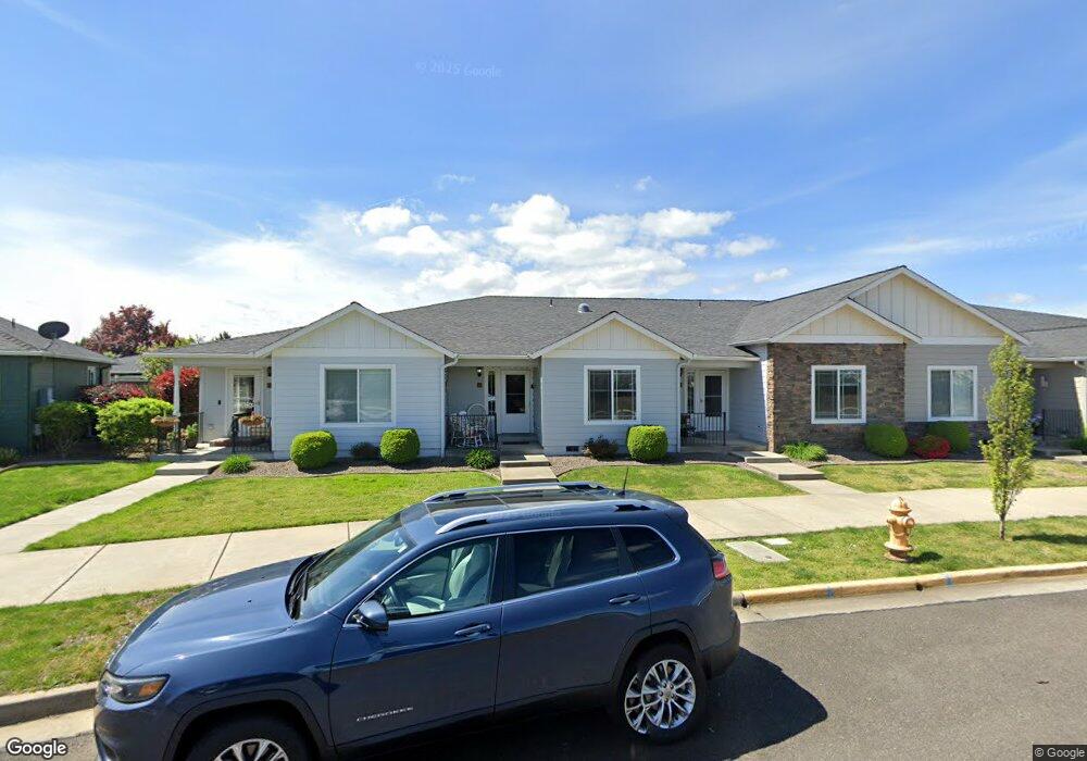 323 S Haskell St, Central Point, OR 97502 - photo 1