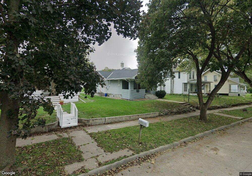 202 Crescent St, Shenandoah, IA 51601 - photo 1