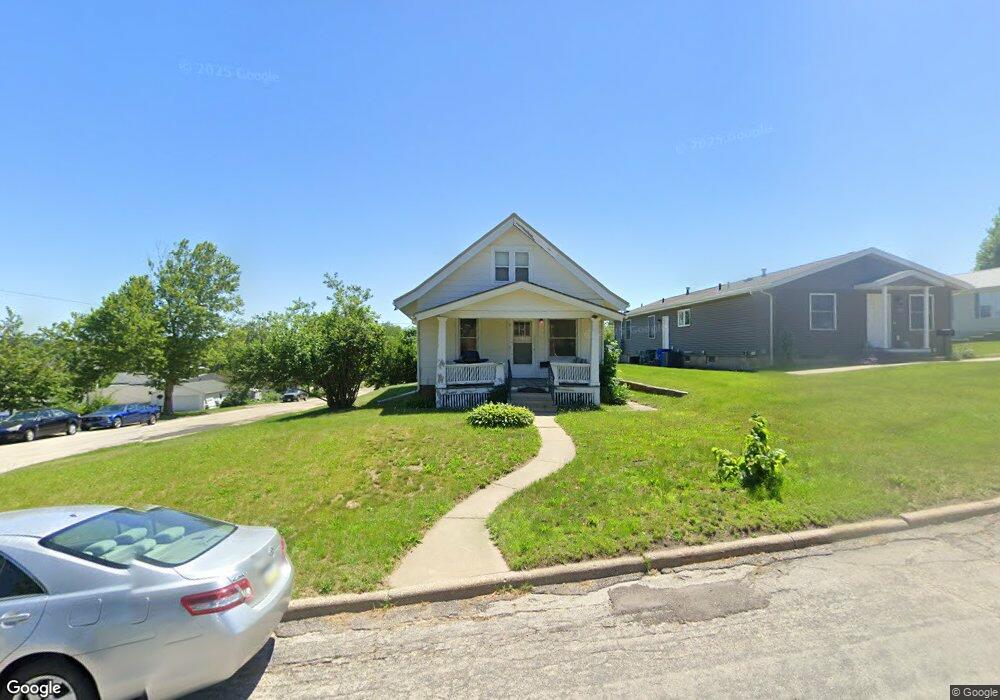 2101 K St SW, Cedar Rapids, IA 52404 - photo 1
