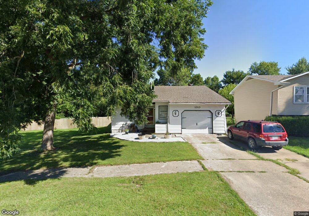 1313 Quinn St, Moberly, MO 65270 - photo 1
