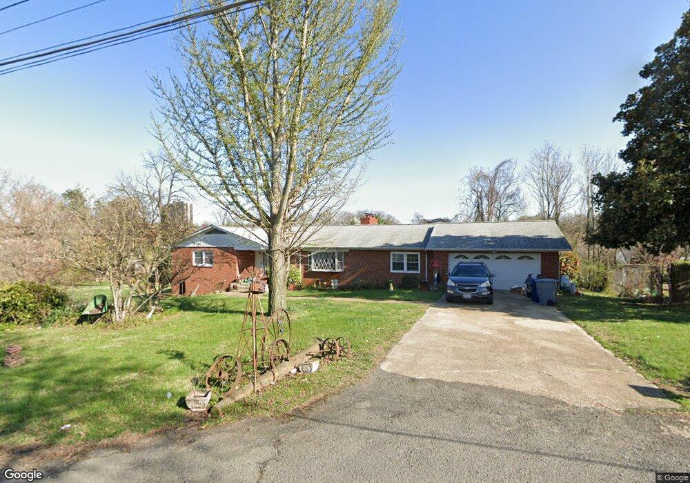 5735 Poplar Ln, Falls Church, VA 22041 - photo 1