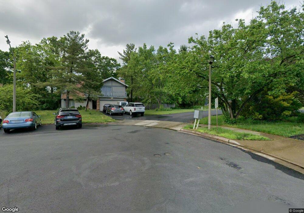 8624 Reseca Ln, Springfield, VA 22152 - photo 1