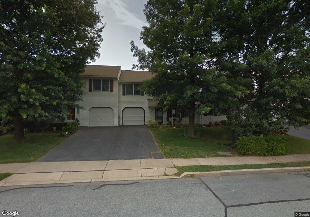 176 Forest Cir, Palmyra, PA 17078 - photo 1