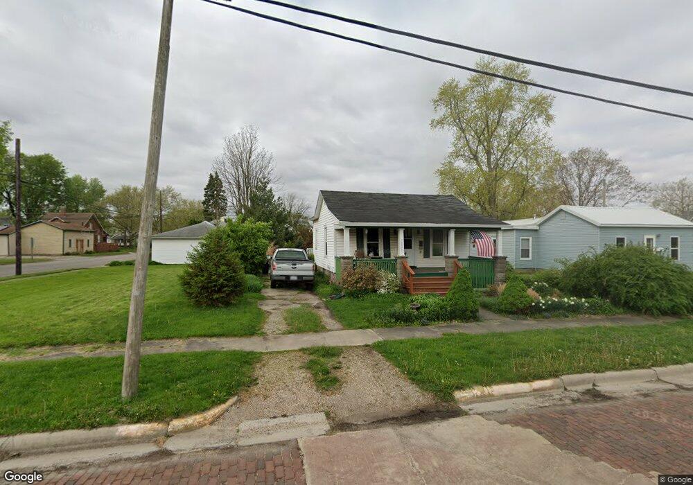 1027 Pekin St, Lincoln, IL 62656 - photo 1