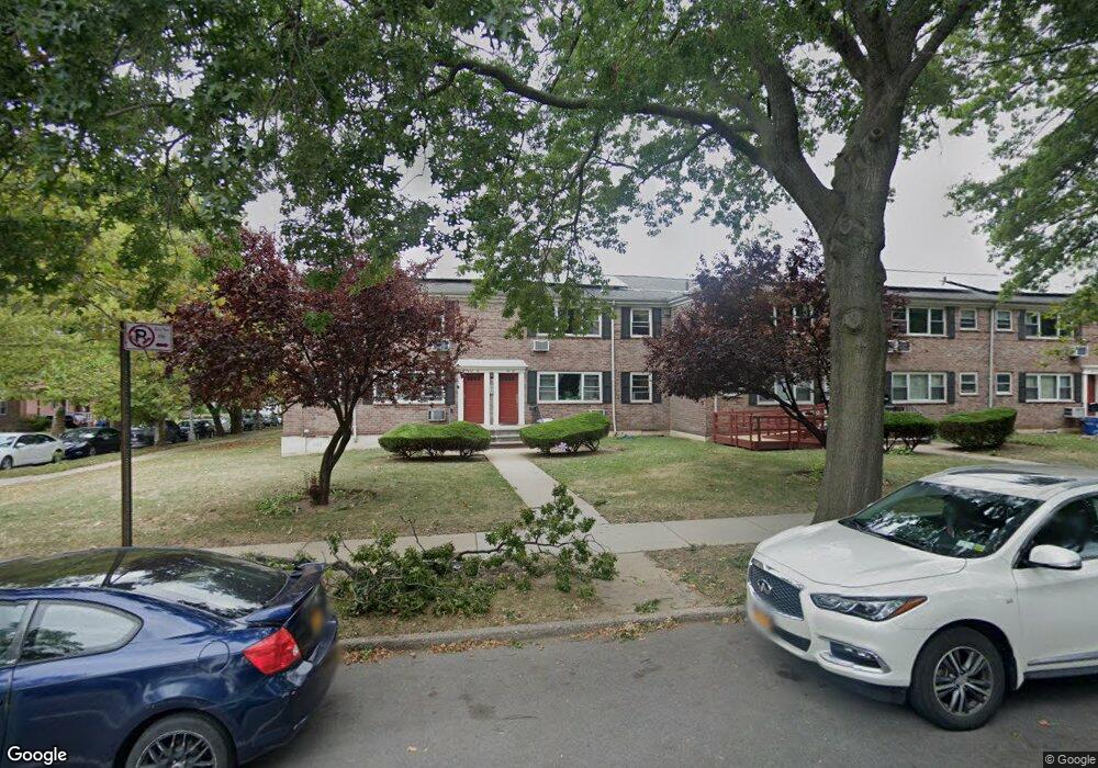 68-18 150th St unit Lower, Flushing, NY 11367 - photo 1