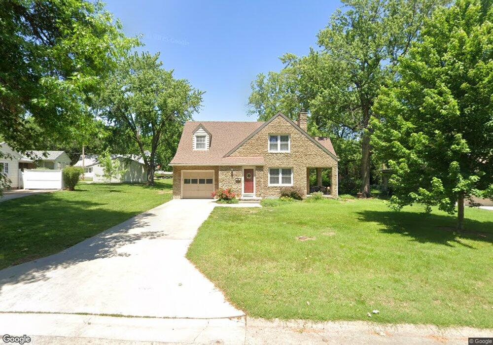 3316 SW 20th St, Topeka, KS 66604 - photo 1