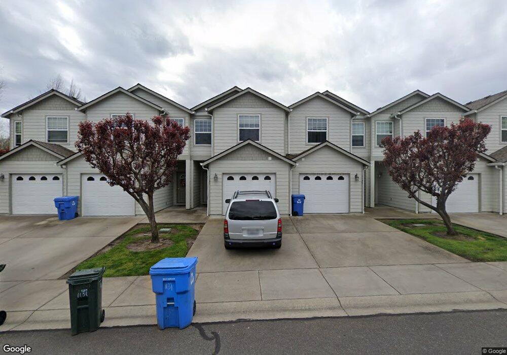 1131 SW Lafayette Dr, Grants Pass, OR 97527 - photo 1