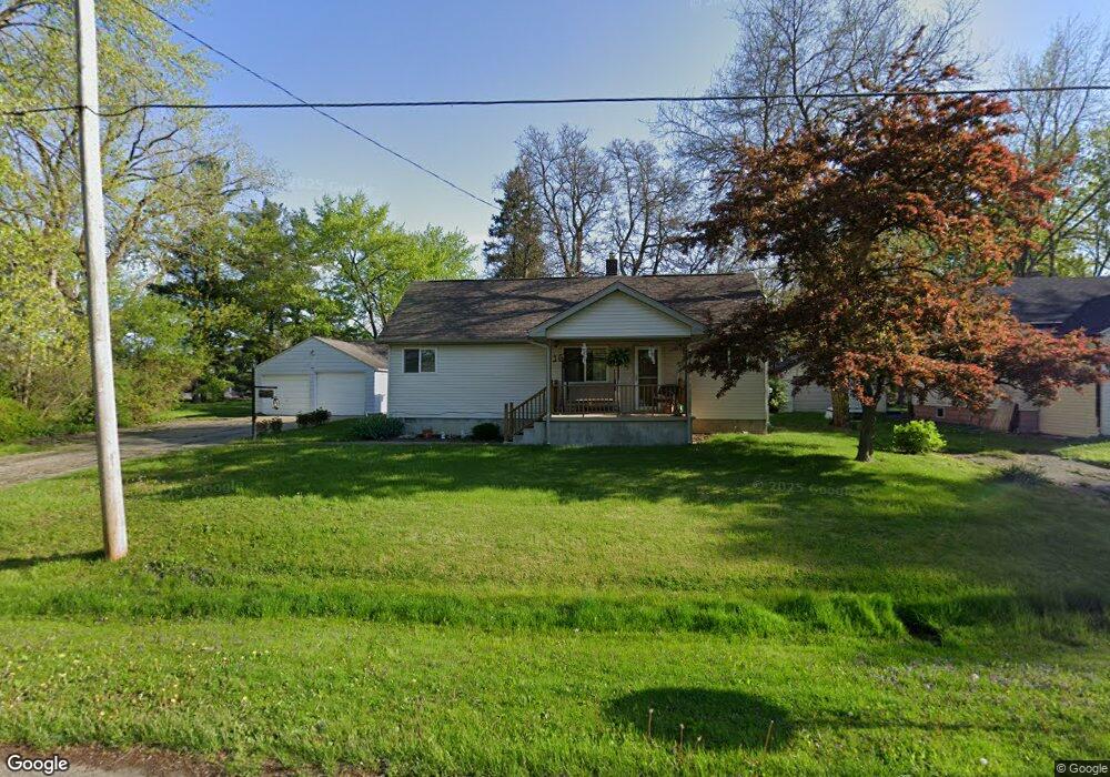 1043 Washington Dr, Flint, MI 48507 - photo 1