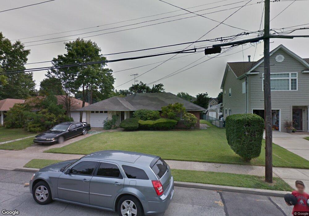 548 Surrey Place, Oceanside, NY 11572 - photo 1