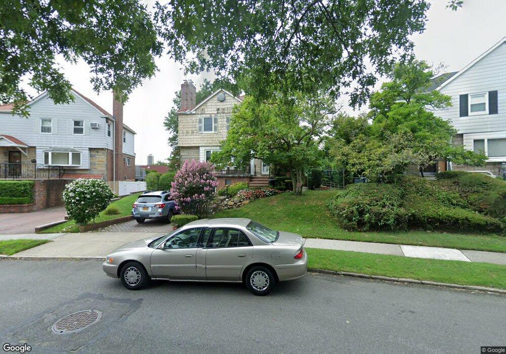 7202 136th St, Flushing, NY 11367 - photo 1