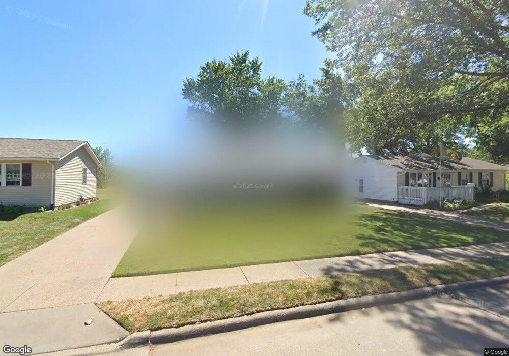 2163 W 34th St, Davenport, IA 52806 - photo 1