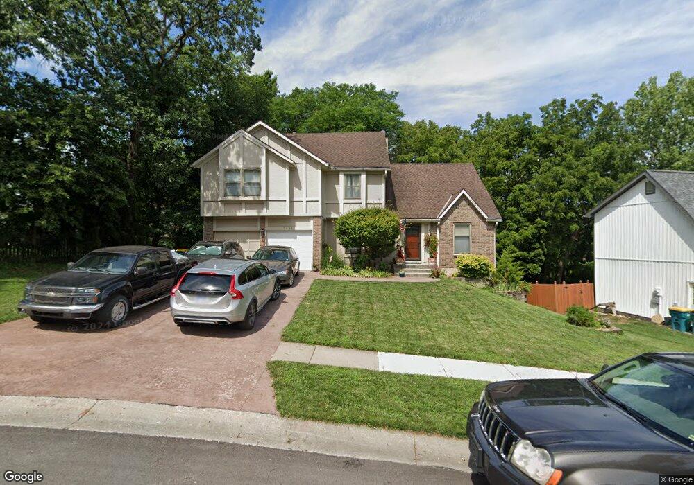 5646 Haskins St, Shawnee, KS 66216 - photo 1