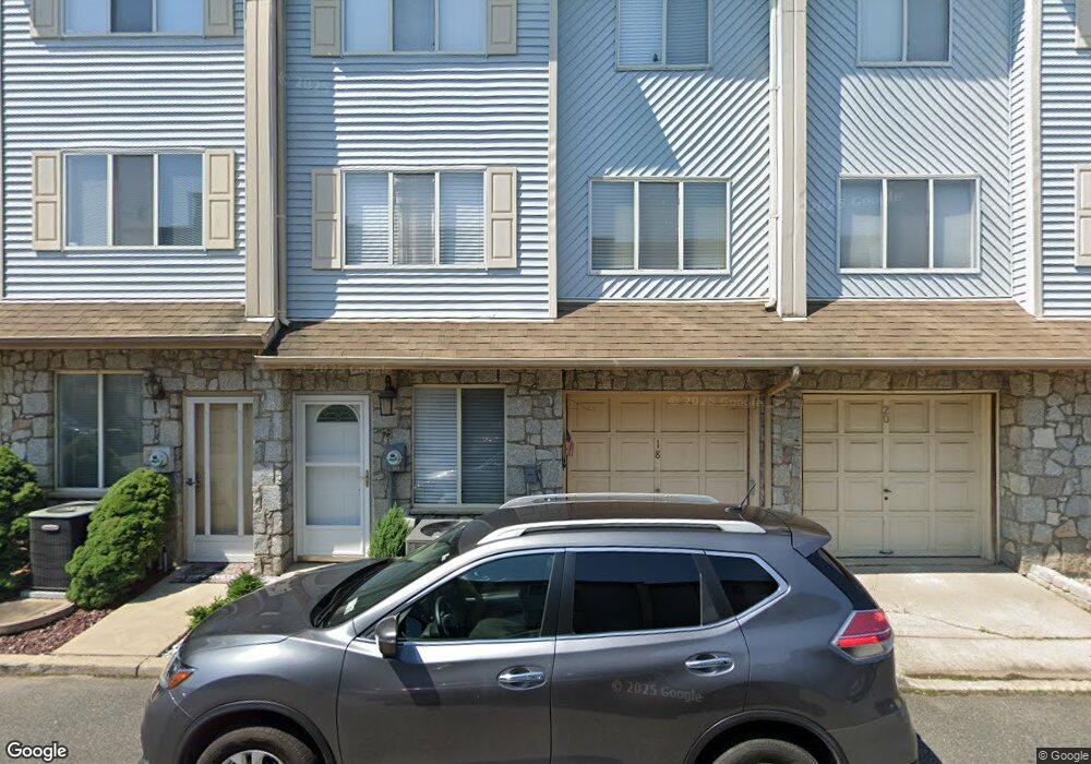 18 Phyllis Ct unit 1, Staten Island, NY 10309 - photo 1