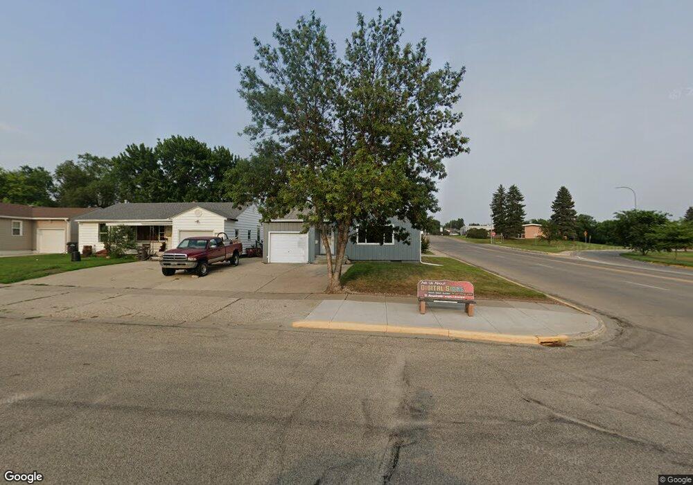 921 11th Ave SE, Jamestown, ND 58401 - photo 1