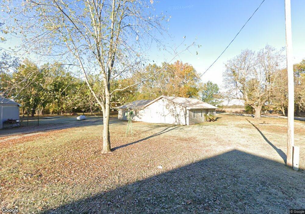 585 Maple St, Oswego, KS 67356 - photo 1