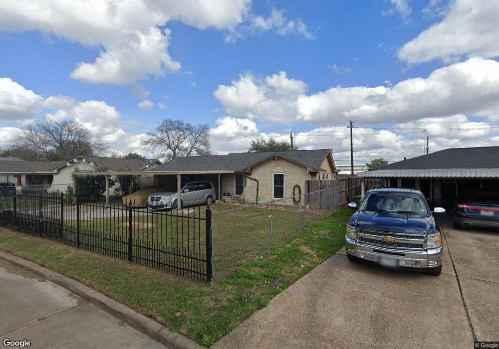 8218 Whitecastle Ln, Houston, TX 77088 - photo 1
