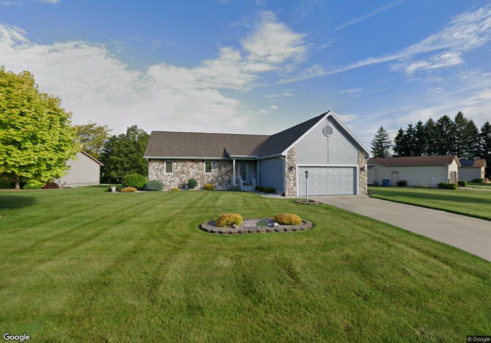2525 Lost Creek Dr, Flushing, MI 48433 - photo 1