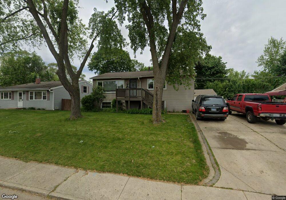 112 Pueblo Rd, Carpentersville, IL 60110 - photo 1