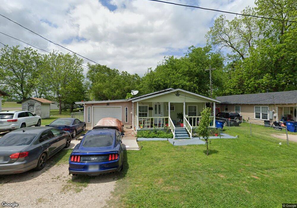 104 E Freeman St, Ennis, TX 75119 - photo 1