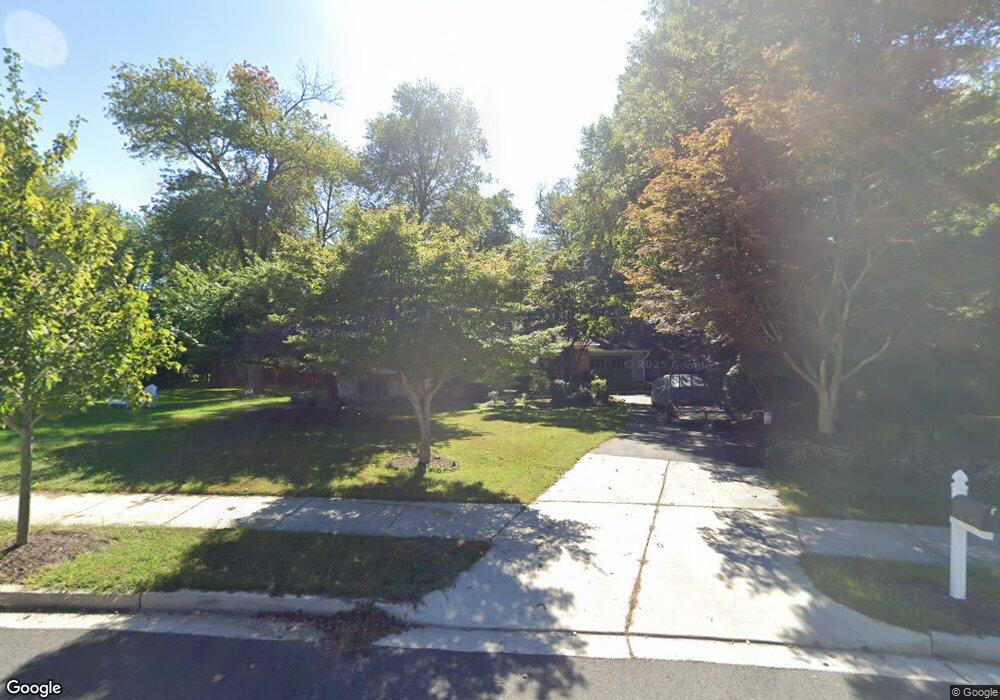 907 Ninovan Rd SE, Vienna, VA 22180 - photo 1