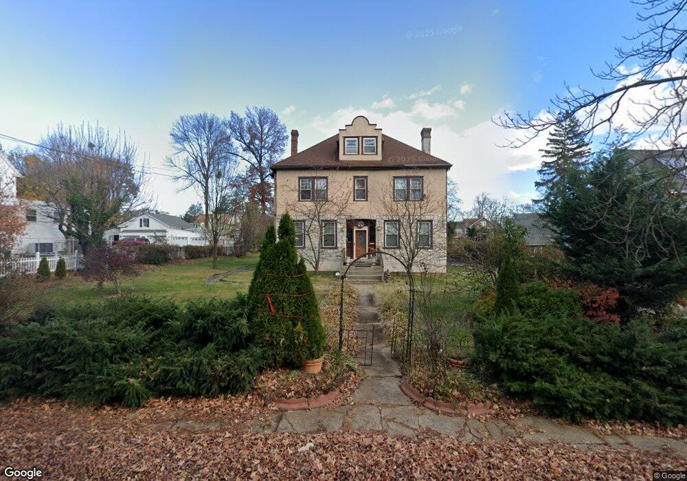 215 N Lansdowne Ave, Lansdowne, PA 19050 - photo 1