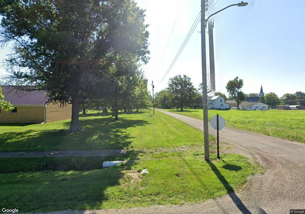 207 W North St, Shumway, IL 62461 - photo 1