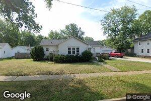 1104 3rd St, Henry, IL 61537