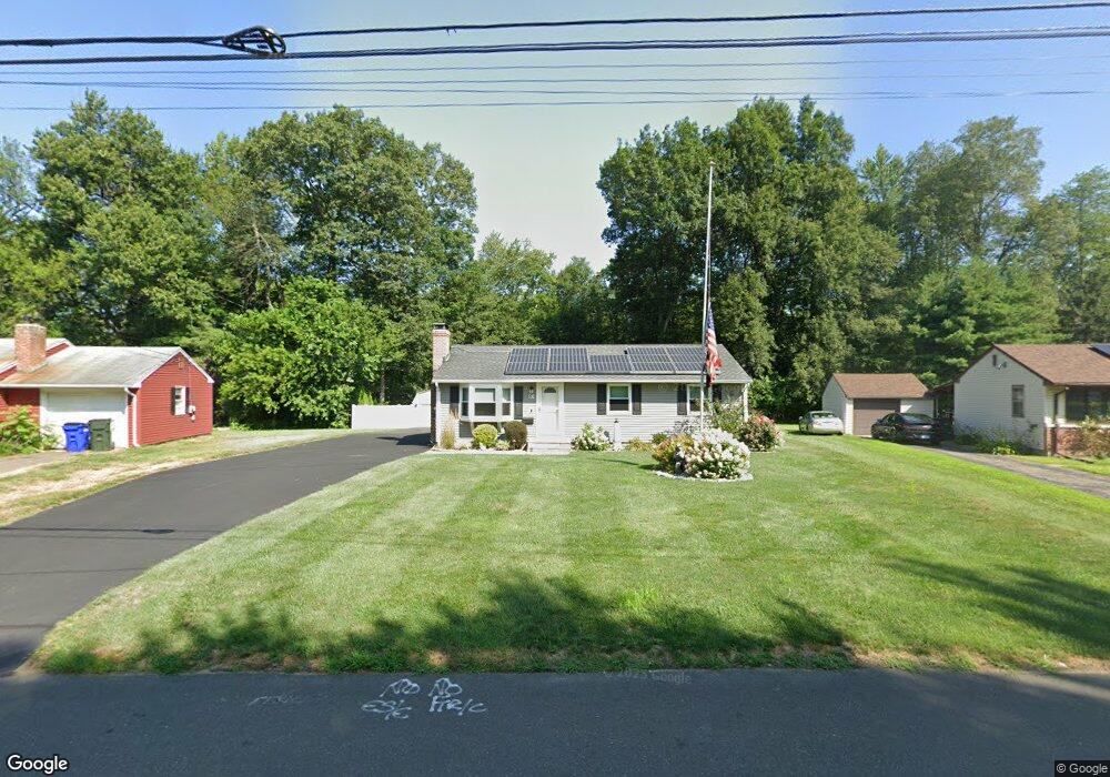 83 Belaire Cir, Windsor Locks, CT 06096 - photo 1