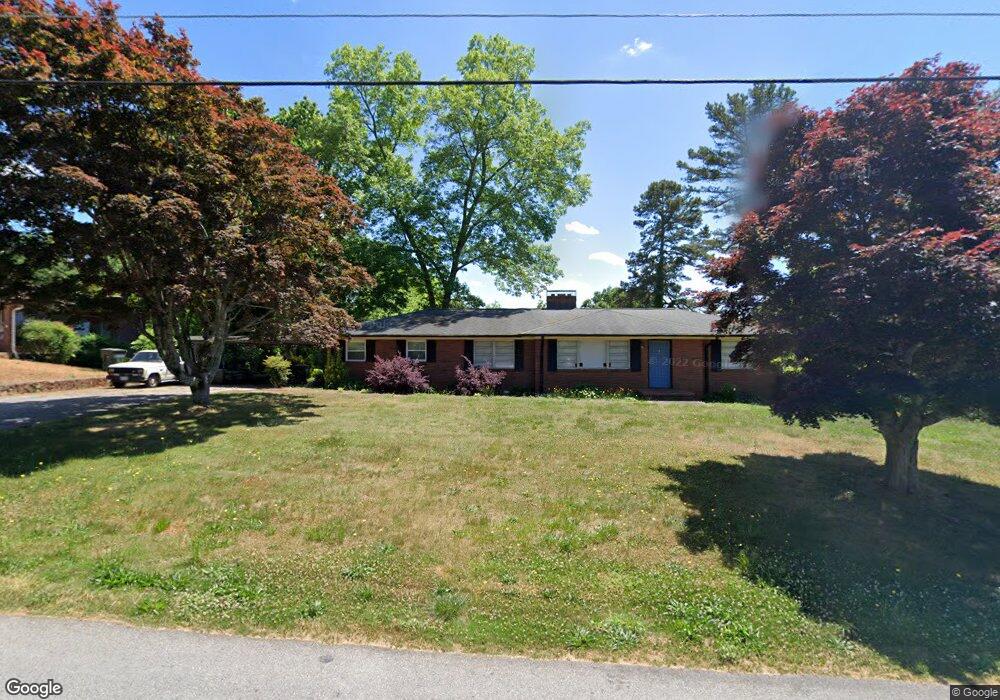 312 Highland Ave, Cornelia, GA 30531 - photo 1