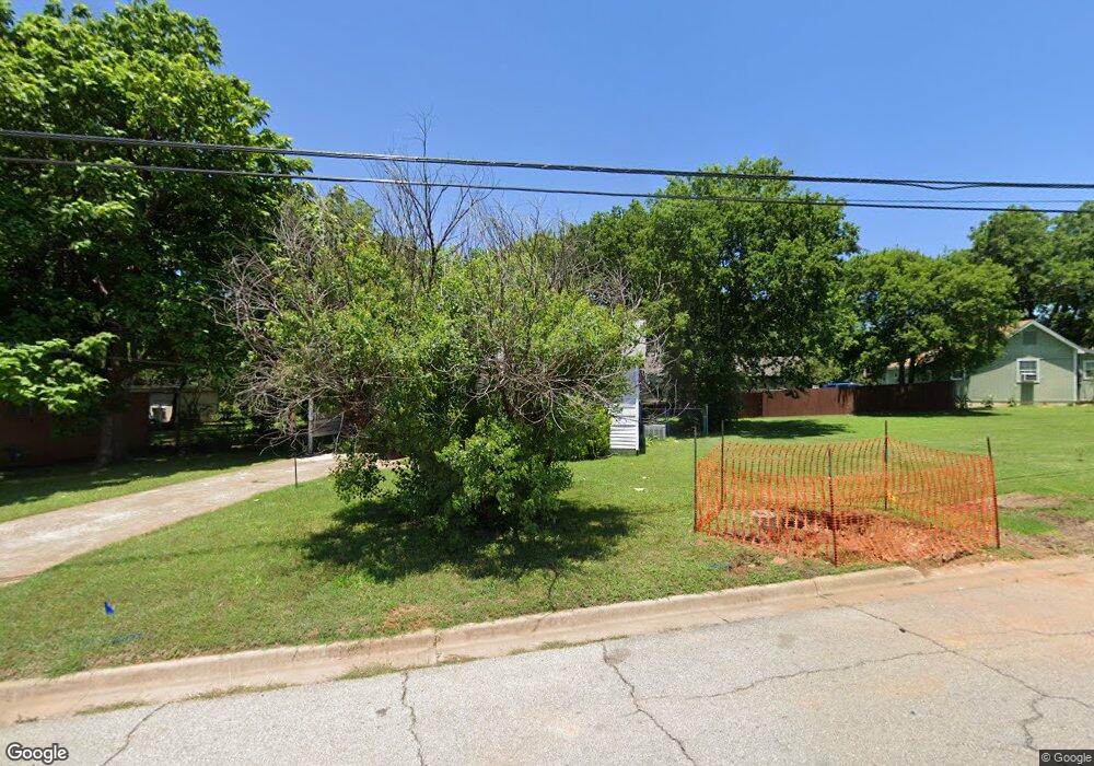 1911 W Bond St, Denison, TX 75020 - photo 1