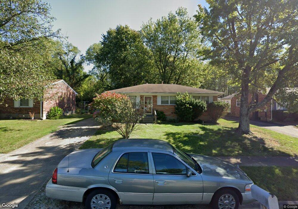 9219 Lantana Dr, Louisville, KY 40229 - photo 1