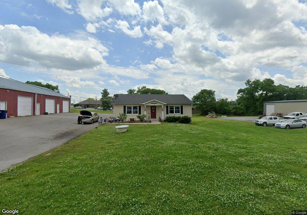 109 W Cedar St, Shelbyville, TN 37160 - photo 1